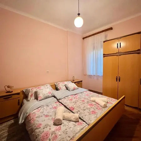 Cinthia アパート ツリクヴェニツァ